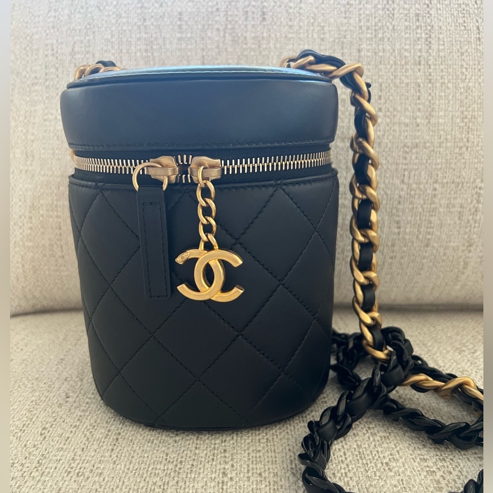 Chanel Vanity Bag - Picture 11 of 13